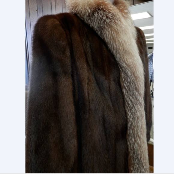 Lunaraine Mink Fur Coat with Fox Fur Trim - Picture 4 of 4